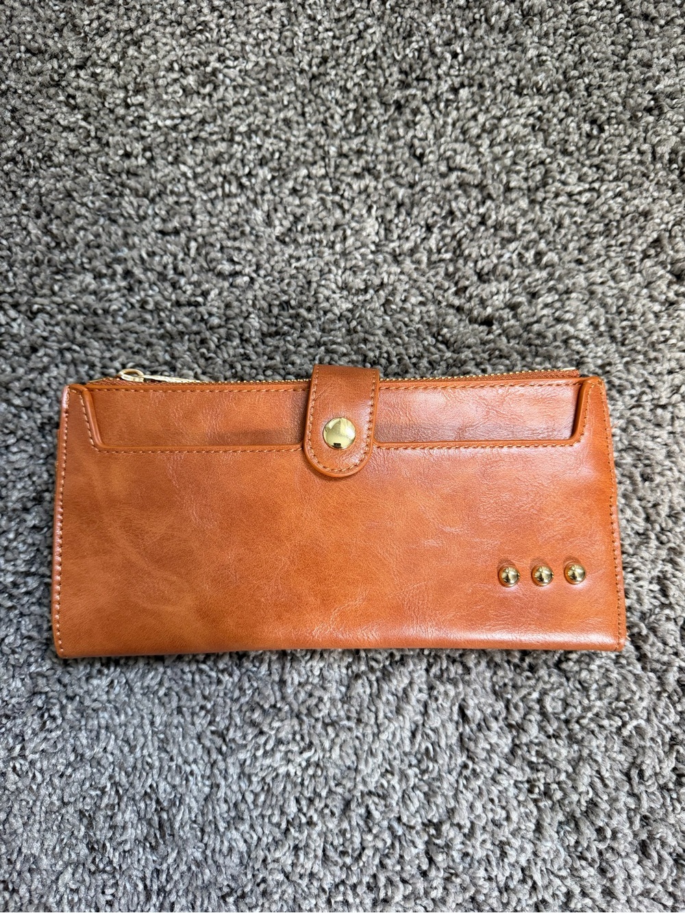 Pretty Simple Women's Tan Leather Zip Wallet - Classic Travel Clutch